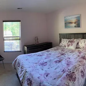 Homestay Private Bed And Bath In, Charlotte